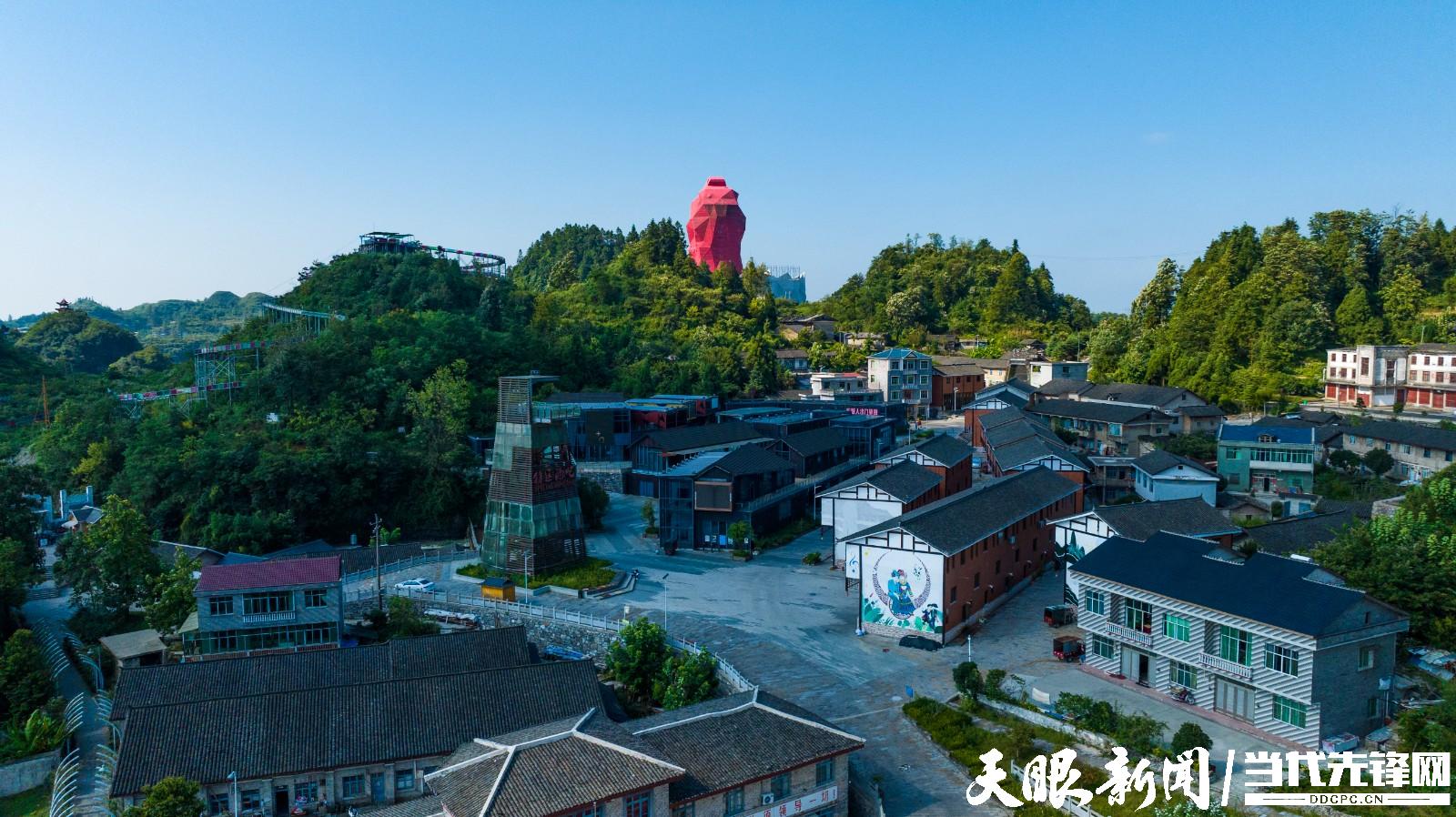 铜仁朱砂古镇：“红山”变“金山”美景如画来