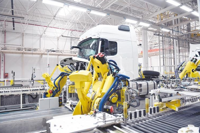 激活創新鏈 延伸産業鏈  西安跑出重卡“智造”加速度_fororder_微信圖片_20230905085939