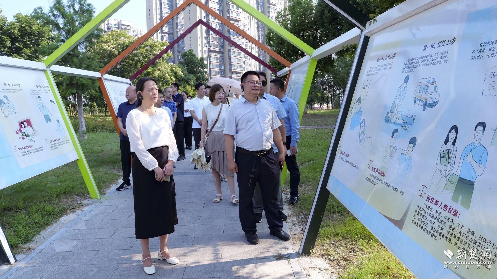 “荆楚民生观察团”普法主题调研·宜昌丨“法律明白人”擦亮和美乡村幸福底色