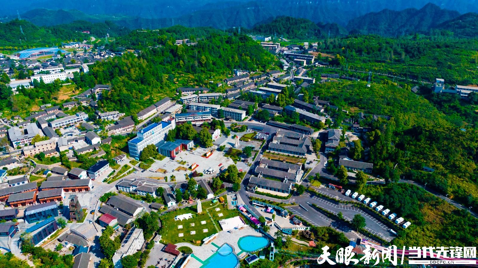 铜仁朱砂古镇：“红山”变“金山”美景如画来