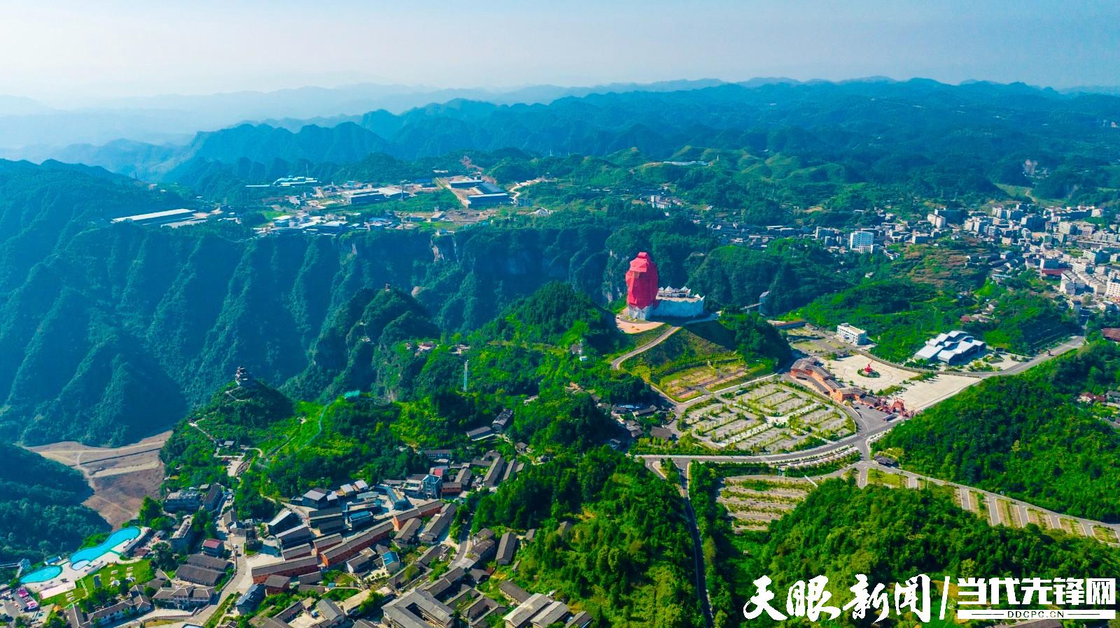 铜仁朱砂古镇：“红山”变“金山”美景如画来