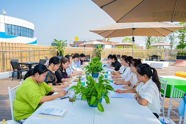 自贡大安再添文化打卡新地标 拾光书屋正式对外开放_fororder_6拾光读书会（摄影-廖志全）