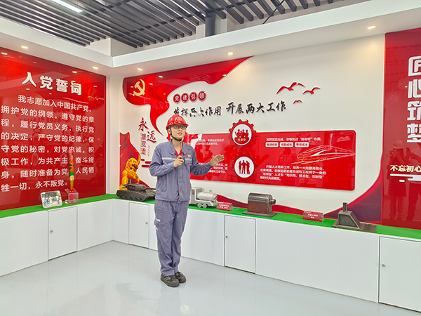 走进东坡制造 感受东坡区现代化发展“加速度”_fororder_中车眉山车辆有限公司甘俊林工作室+摄影+张琬沁