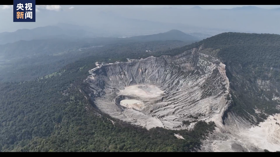 “亲切又陌生” 总台记者试乘东南亚首条高铁——雅万高铁