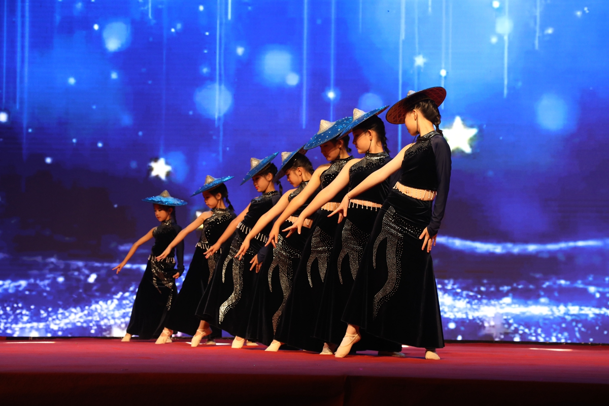 图片默认标题_fororder_舞蹈节目《陶醉了》 摄影 张丽娟