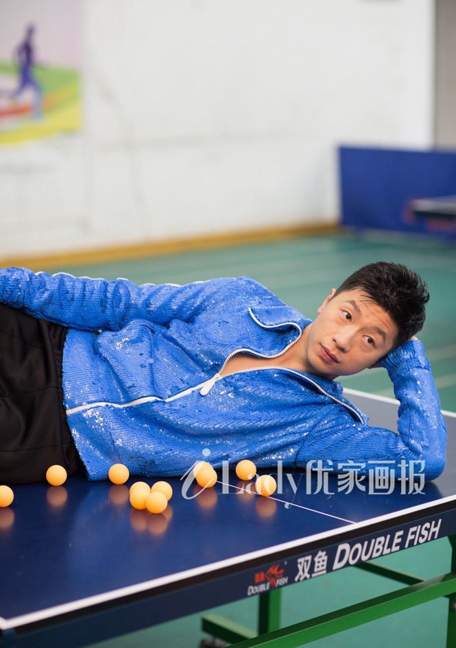 马龙登时尚杂志封面 秀胸肌单眼皮放电撩人