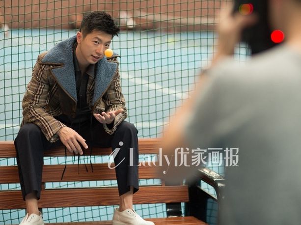 马龙登时尚杂志封面 秀胸肌单眼皮放电撩人