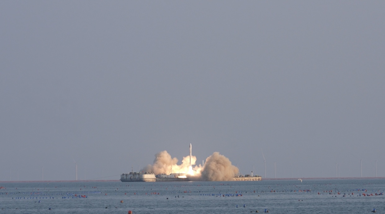 谷神星一号海射型运载火箭在山东海阳及附近海域成功发射