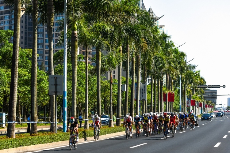 中國公路自行車聯賽防城港站開賽