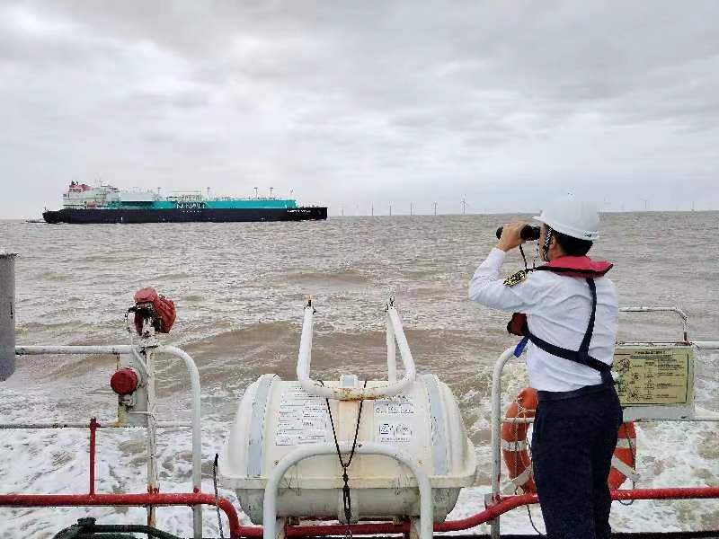 滬浙兩地海事開啟一體化LNG船舶護航服務