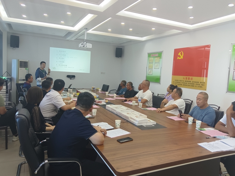 图片默认标题_fororder_种植大户与农资企业进行热烈交流 摄影 刘敬