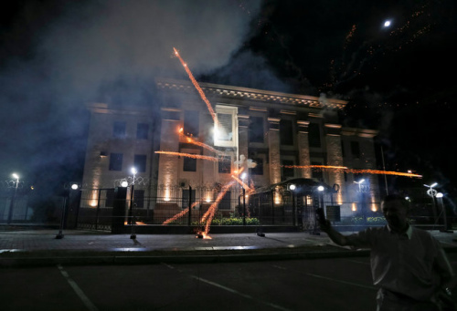 俄罗斯驻基辅使馆遭袭 向乌方提出抗议照会