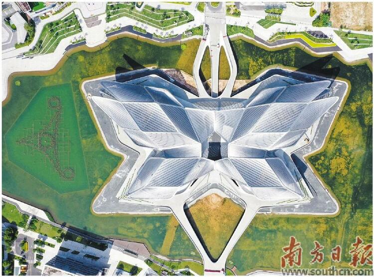 珠海“钢铁蝴蝶”即将面世_fororder_2751c87c-2d90-4ff0-b44d-748d1ac9efb7