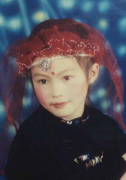 女神童年照大曝光 林志玲“儿时”裸泳照超萌_娱乐_腾讯网