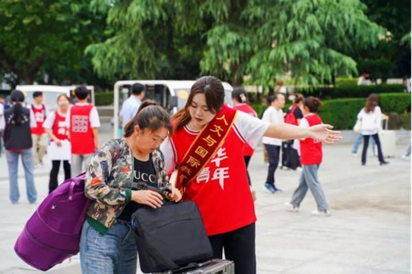 迎新组图|江南JN体育网页版迎来开学日