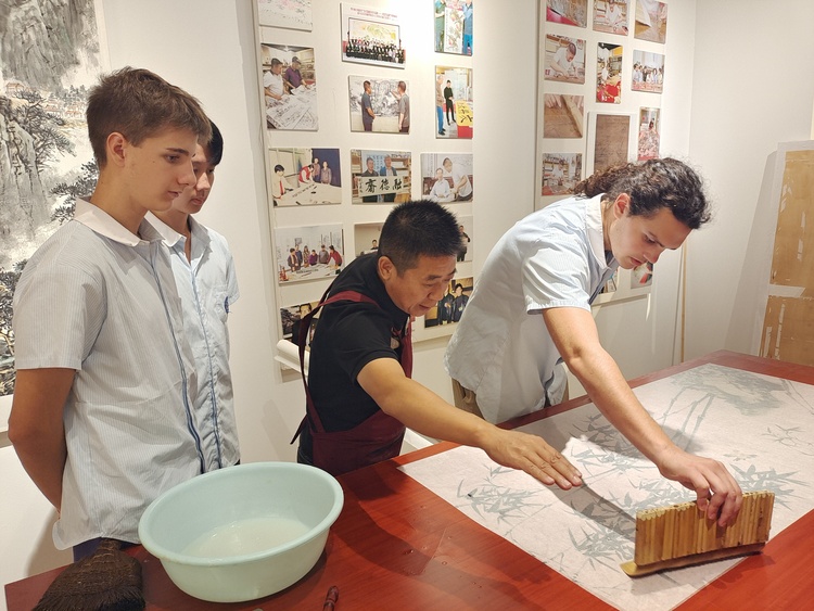 石家庄市新华区：弘扬传统文化 体验非遗魅力_fororder_微信图片_20231011152428_1