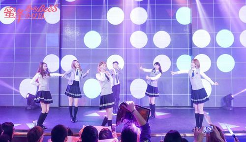 蜜蜂少女队学艺谢霆锋 中秋别样“蜜味”回馈粉丝