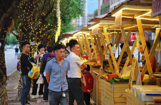 重庆綦江：打造新兴集市 流动摊贩有了“家”_fororder_微信图片_20231012154533