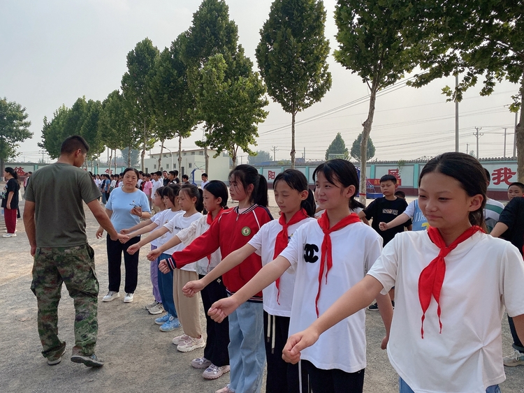 图片默认标题_fororder_满城区西原中心小学开展国防教育 摄影 张灿灿