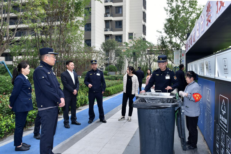 西安國際港務區垃圾分類辦開展生活垃圾分類檢查活動_fororder_圖片8