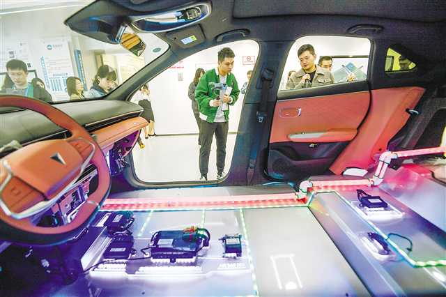 在西部（重庆）科学城看车路云一体化“中国方案”_fororder_2023-10-13-0032