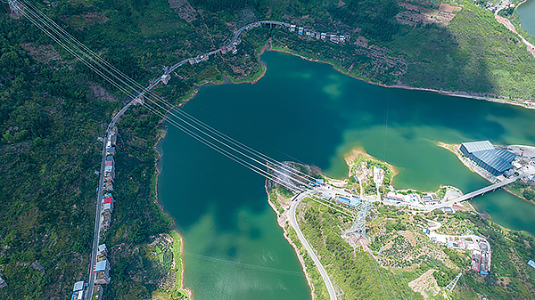 四川电网建昌至叙府500千伏输变电工程投运 攀西优化工程第一阶段完成_fororder_攀西电网500千伏建叙线航拍-供图-周毅