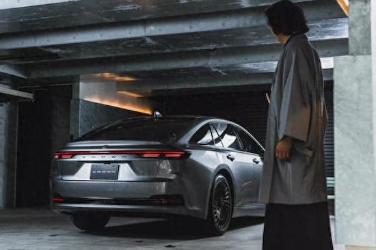 丰田全新皇冠Sedan：混动/氢能 预计明年引入国产_fororder_image002