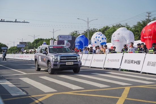 新哈弗H5成为环广西公路自行车世巡赛唯一官方保障车_fororder_image001