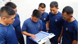 河北沧州：小发明内攻登记牌 助力提升火场作战安全效能