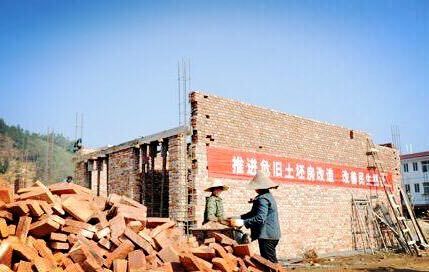 3年逐梦 近3万农户土坯房“脱胎换骨”