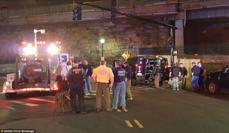 美国新泽西州火车站发现炸弹 排爆时爆炸