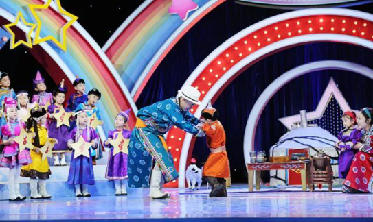 聚焦 | 快来听！红黄蓝宝贝今天以民族特色唱响央视