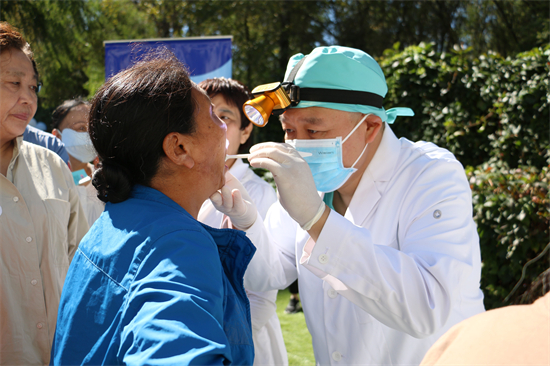 瀋陽市口腔醫院在全國愛牙日提出：關愛“一老一小”，健康從“齒”開始_fororder_牙齒2
