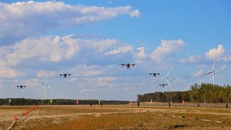新民市舉行首屆農用無人機飛航大會