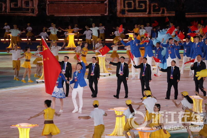 杭州第19届亚运会开幕式举行 中国代表团入场_fororder_W020230923782884409220
