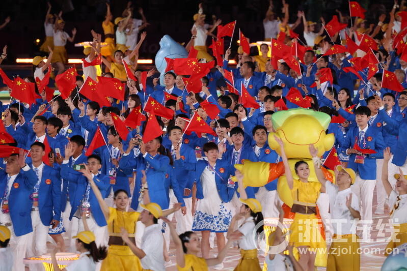 杭州第19届亚运会开幕式举行 中国代表团入场_fororder_W020230923782885070910