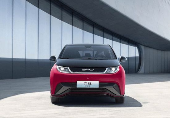 配专属套件 比亚迪海豚第50万辆纪念版上市_fororder_image003