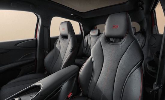 配专属套件 比亚迪海豚第50万辆纪念版上市_fororder_image005