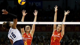 中国女排遭遇三连败 无缘直通巴黎奥运会