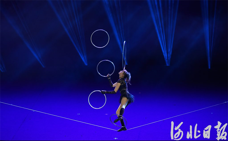 吴桥杂技节B场演出精彩纷呈