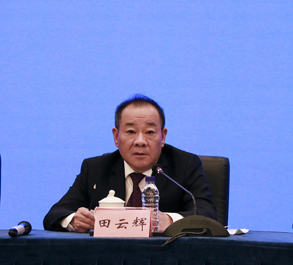 （首家 附链接）2022年四川省高新技术产业营业收入达2.7万亿元_fororder_四川省科技厅副厅长、一级巡视员田云辉在新闻发布会上-摄影-杨雯涵