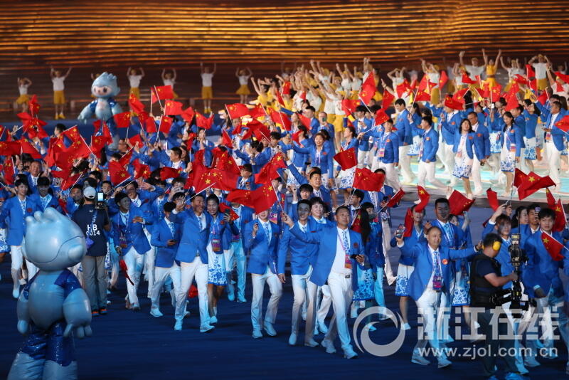 杭州第19届亚运会开幕式举行 中国代表团入场_fororder_W020230923782886189820