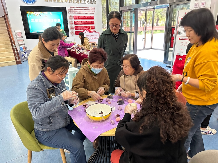 石家庄市新华区：金秋十月享重阳 孝亲敬老情意浓_fororder_微信图片_20231023145015