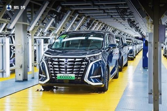 仅11个月即破纪录 第10万台腾势D9下线_fororder_image002