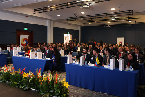 直通使领馆 | 中国驻哥伦比亚大使朱京阳：佩特罗总统访华将推动两国关系迈上新台阶