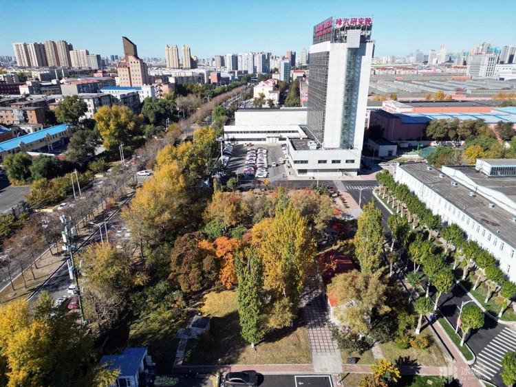 龍江秋韻丨工業風版的彩葉美成了畫