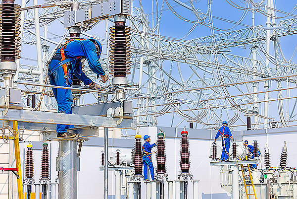 四川电网迎峰度冬首个项目顺利投运_fororder_500千伏乐山南变电站建设过程（张綦-摄）