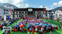 上饶市首届民族趣味运动会在铅山县举行