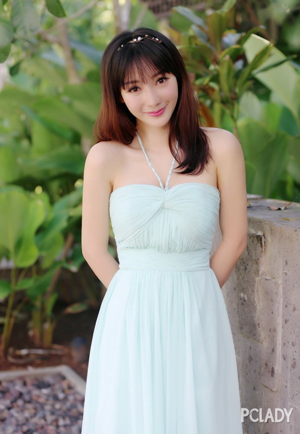 伴娘柳岩被闹 包贝尔伴娘门事件背后有隐情？