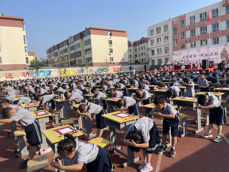 图片默认标题_fororder_满城区第三实验小学学生学习拜师礼 摄影 阮征